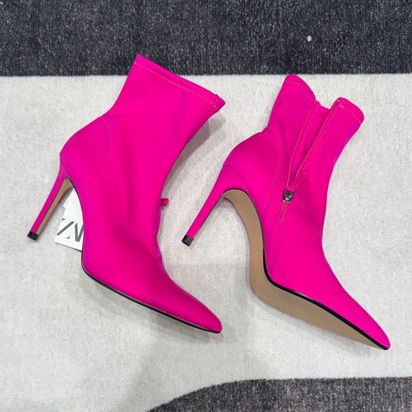 Zara Shoes - Zara Women's Fuchsia Heeled Boots